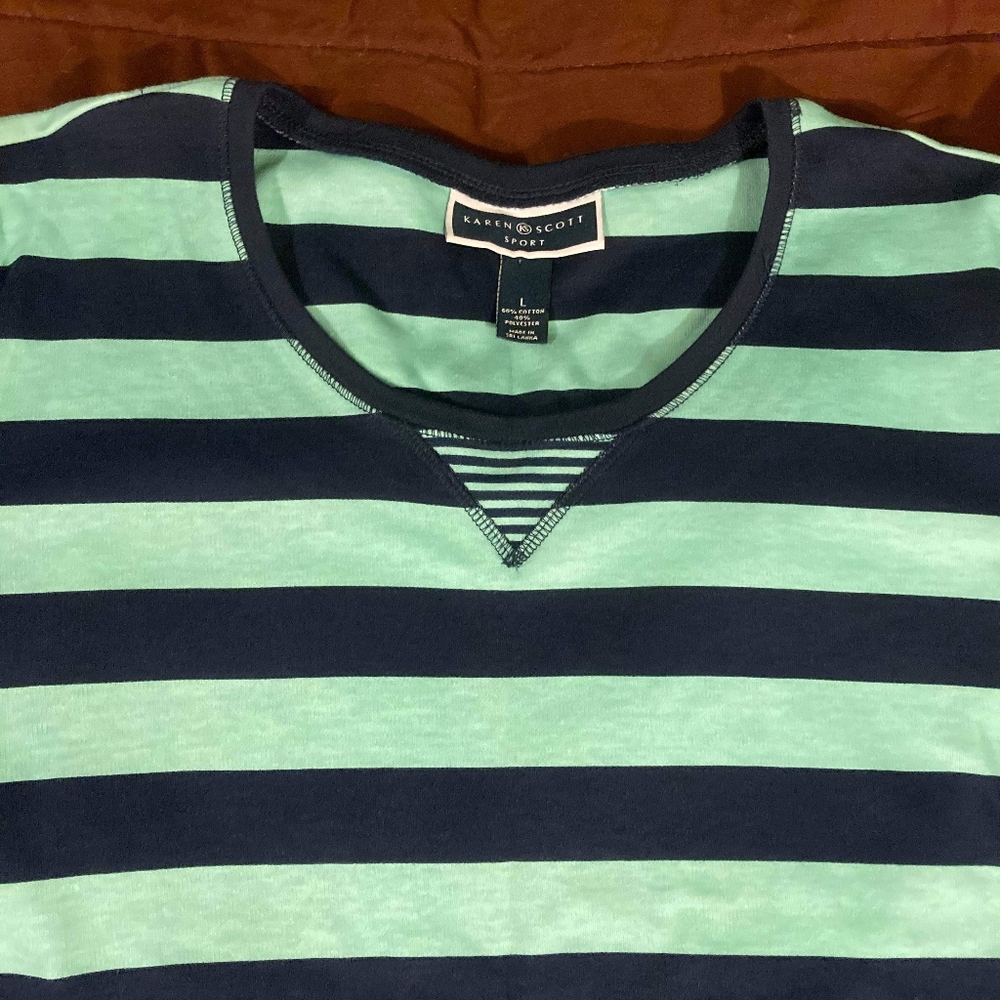 NWT Karen Scott Sport blue striped top - Picture 3 of 4